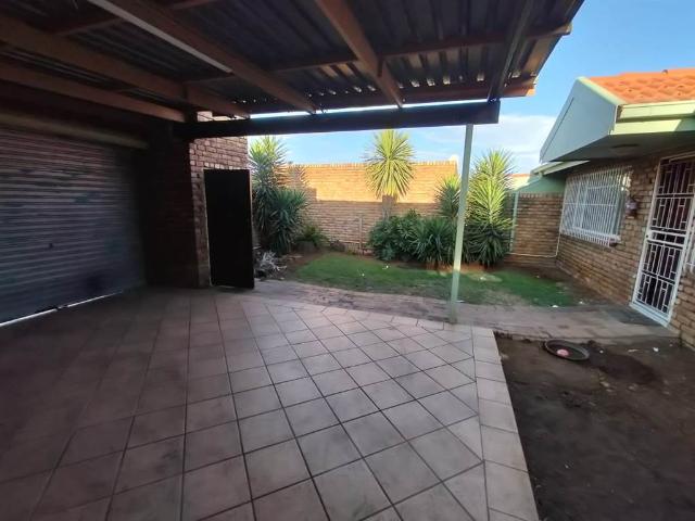 Townhouse for rent in Ekurhuleni, Gauteng