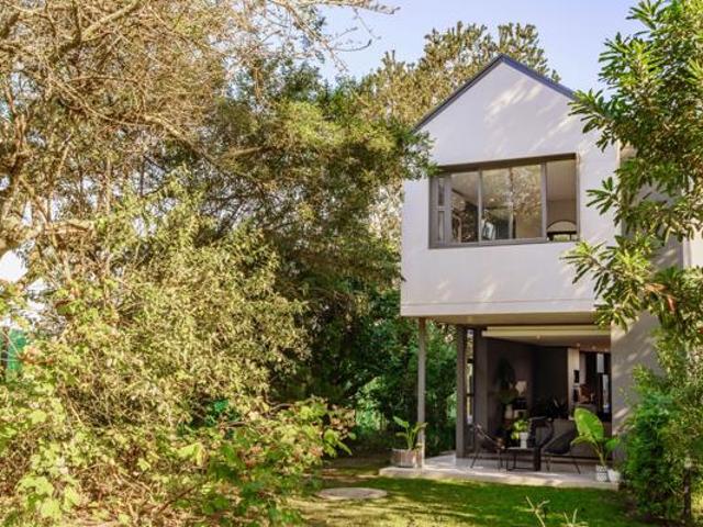 Townhouse for sale in Princess Grant, Kwazulu-natal