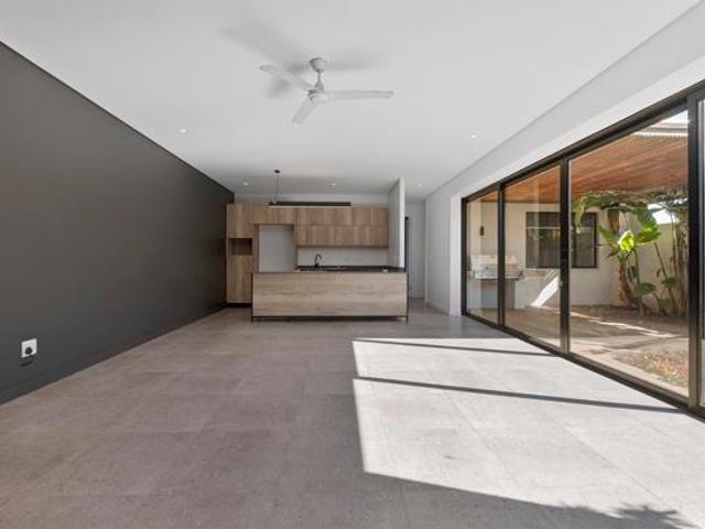 Townhouse for rent in Princess Grant, Kwazulu-natal