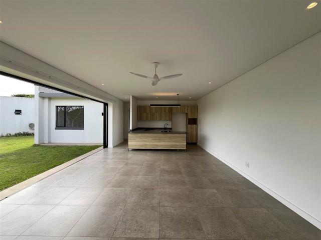 Townhouse for sale in Princess Grant, Kwazulu-natal