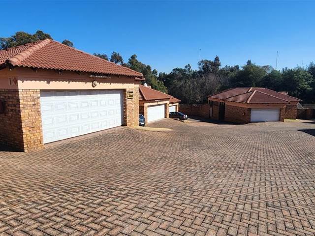 Townhouse for sale in Ekurhuleni, Gauteng