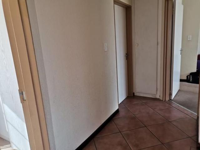 Townhouse for rent in Vosloorus, Gauteng