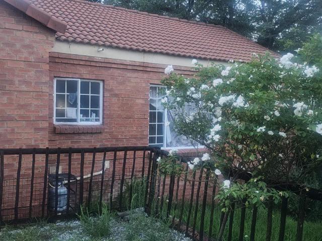 Townhouse for sale in Hartbeespoort Dam Nature Reserve, North West