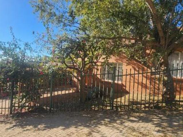 Townhouse for sale in Hartbeespoort Dam Nature Reserve, North West