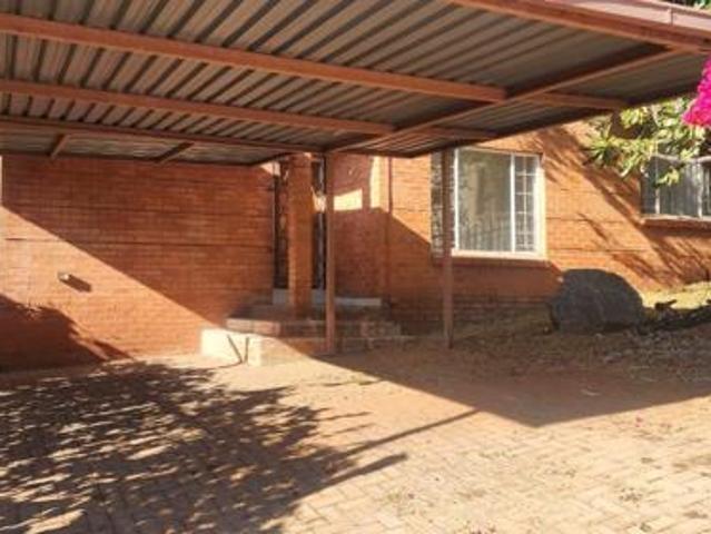 Townhouse for sale in Hartbeespoort Dam Nature Reserve, North West