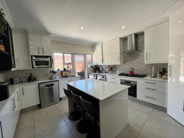 Townhouse for rent in Jansenpark, City of Ekurhuleni Metropolitan Municipality