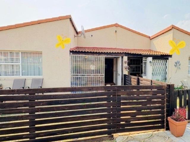 Townhouse for sale in Ekurhuleni, Gauteng