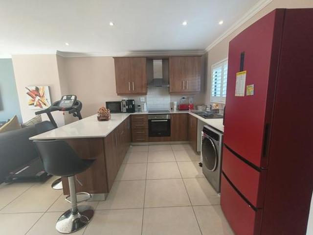Townhouse for rent in Seaview, Kwazulu-natal
