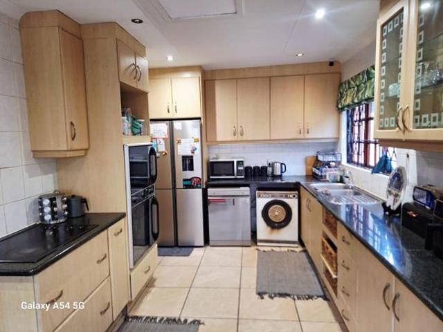 Townhouse for sale in UMhlathuze Municipality, Kwazulu-natal