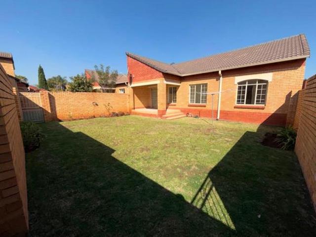 Townhouse for rent in Waterkloof, Gauteng