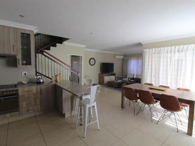 Townhouse for rent in Waterkloof, Gauteng