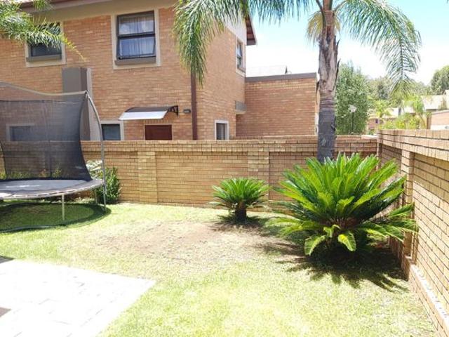 Townhouse for rent in Waterkloof, Gauteng