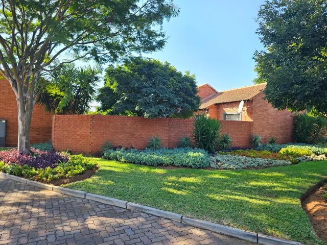 Townhouse for sale in Waterkloof, Gauteng