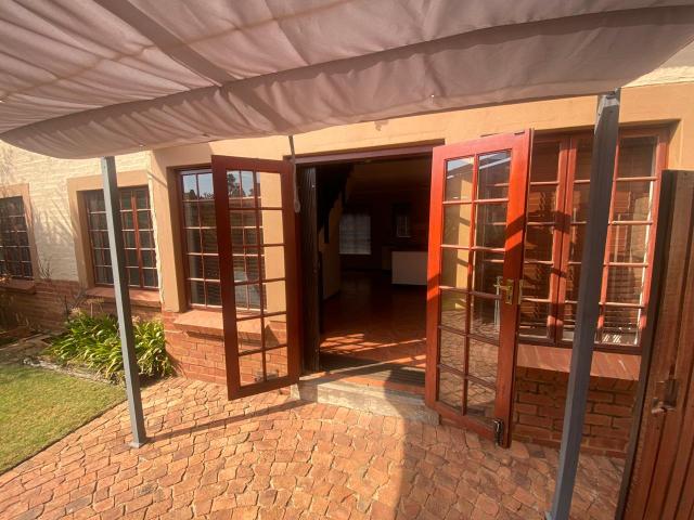Townhouse for sale in Waterkloof, Gauteng