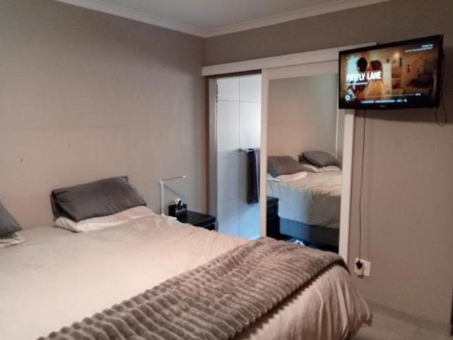 Townhouse for rent in Waterkloof, Gauteng