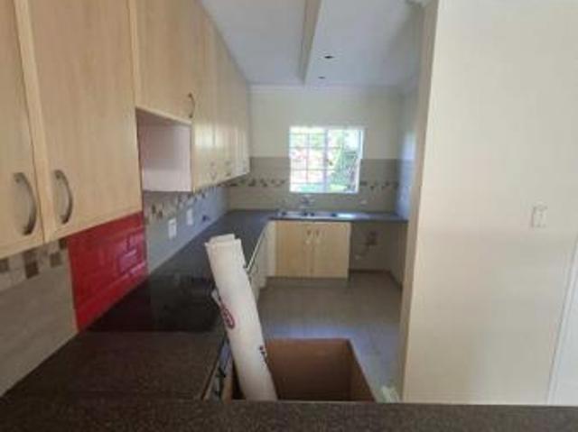 Townhouse for rent in Waterkloof, Gauteng