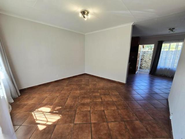 Townhouse for rent in Waterkloof, Gauteng
