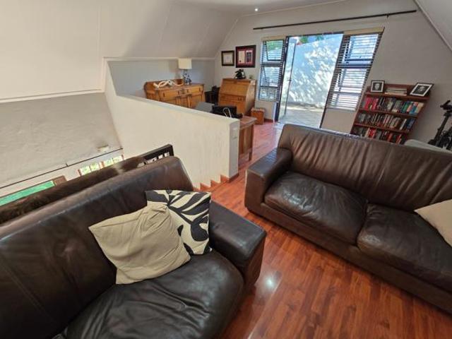 Townhouse for rent in Waterkloof, Gauteng