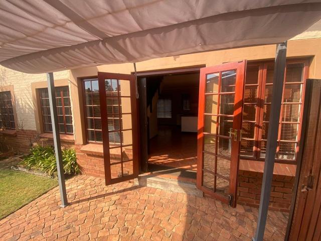 Townhouse for sale in Waterkloof, Gauteng