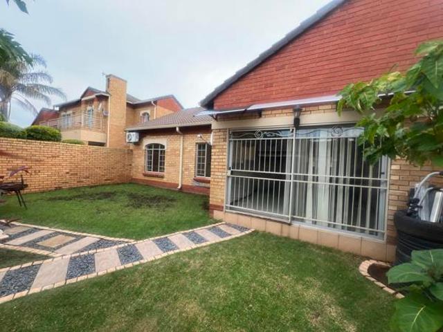 Townhouse for rent in Waterkloof, Gauteng