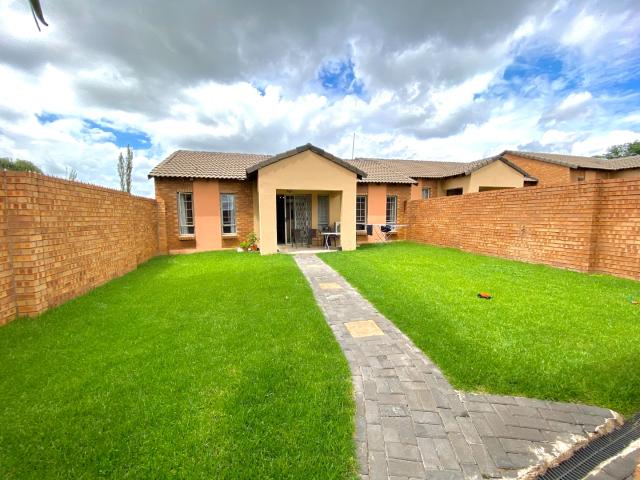 Townhouse for sale in Tembisa, Gauteng