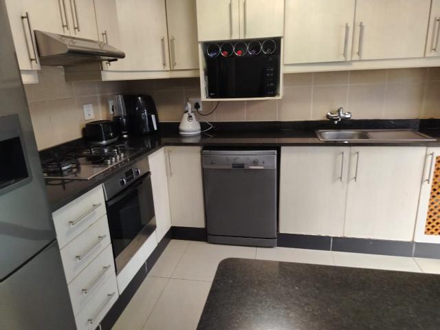 Townhouse for sale in Queensburgh, Kwazulu-natal
