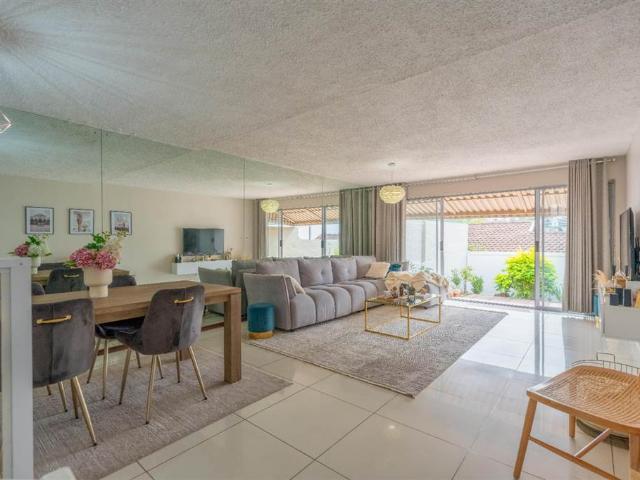 Townhouse for sale in Seaview, Kwazulu-natal