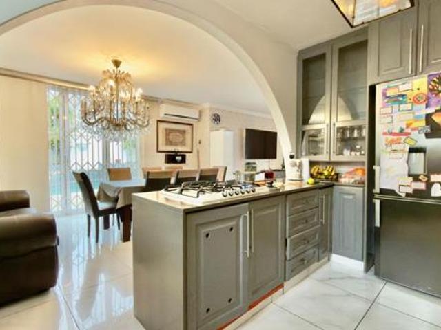 Townhouse for sale in Seaview, Kwazulu-natal
