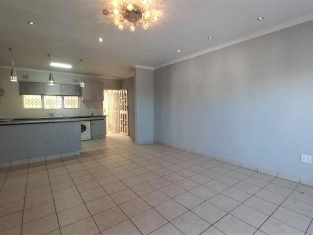 Townhouse for sale in Mount Moreland, Kwazulu-natal