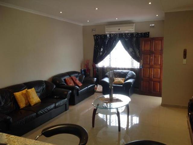 Townhouse for sale in Mount Moreland, Kwazulu-natal