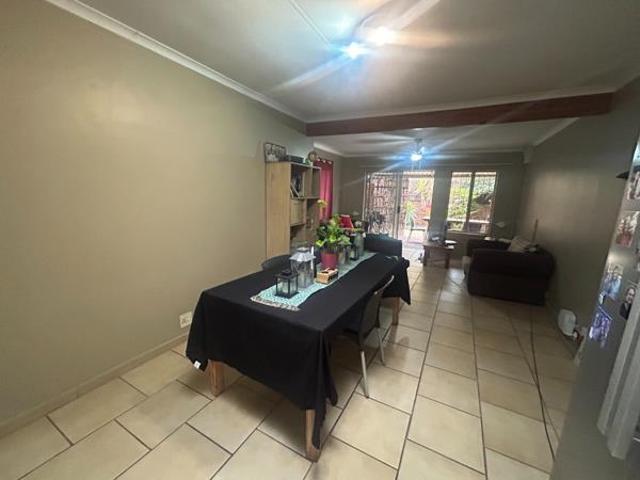 Townhouse for rent in Waterkloof, Gauteng