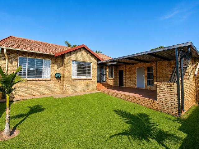 Townhouse for sale in Waterkloof, Gauteng