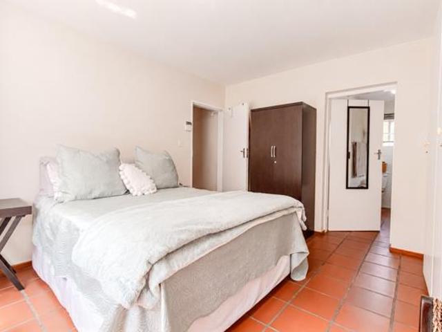 Townhouse for rent in Waterkloof, Gauteng