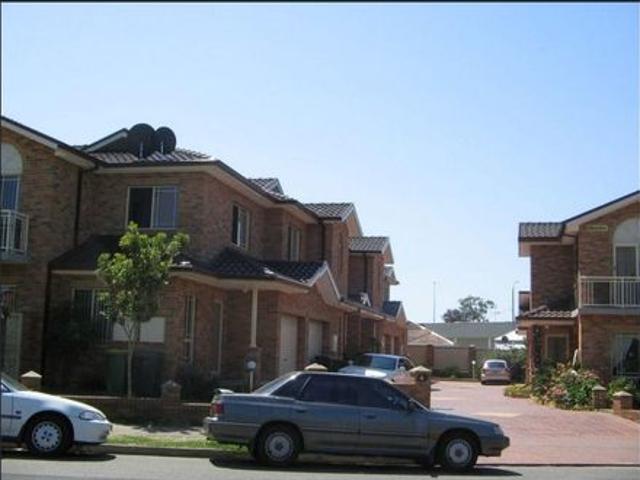 Townhouse for rent in Sydney, New South Wales