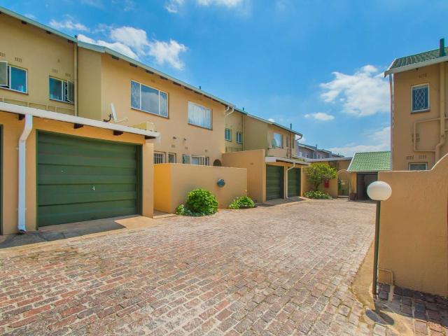 Townhouse for sale in Randburg, City of Johannesburg Metropolitan Municipality