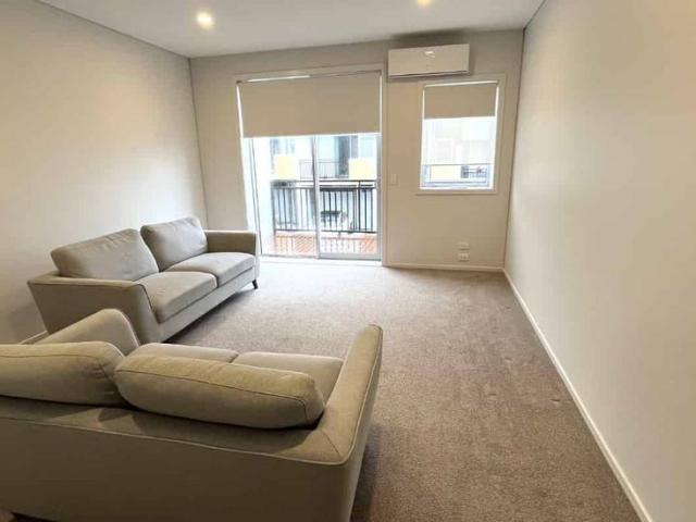 Townhouse for rent in New Lynn, Oroua County