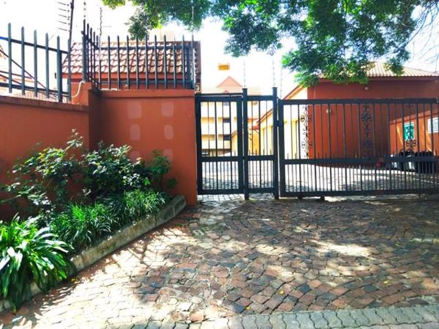 Townhouse for rent in Vosloorus, Gauteng