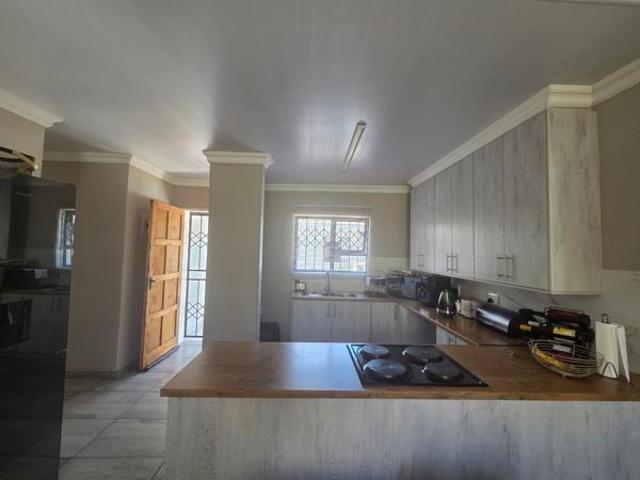 Townhouse for sale in Dr Kenneth Kaunda, North West