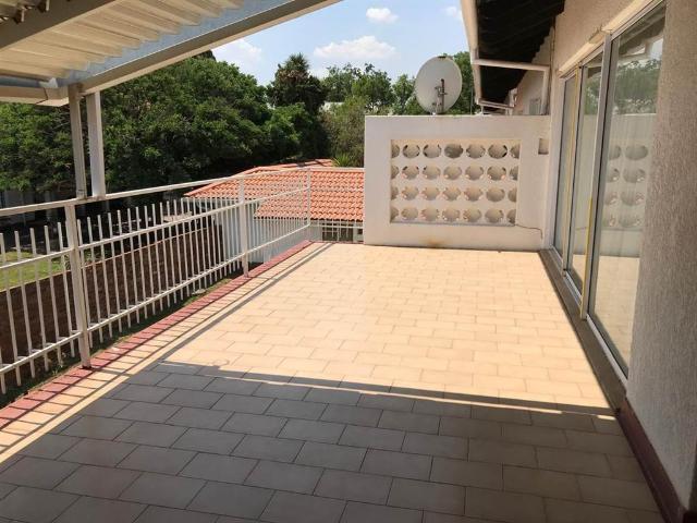 Townhouse for sale in Dr Kenneth Kaunda, North West