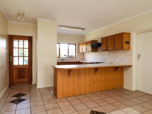 Townhouse for sale in Dr Kenneth Kaunda, North West