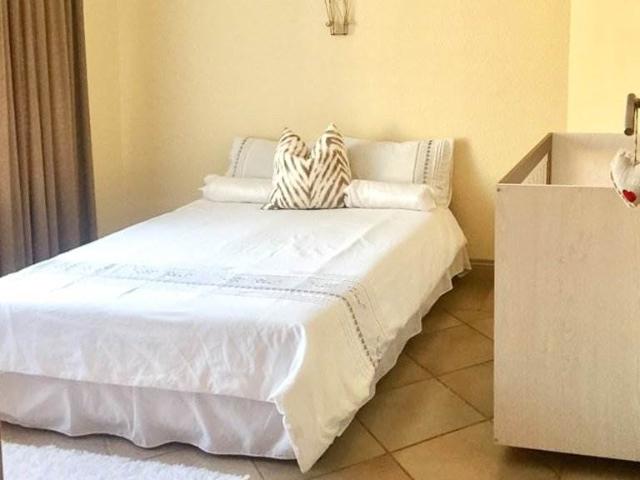 Townhouse for sale in Dr Kenneth Kaunda, North West