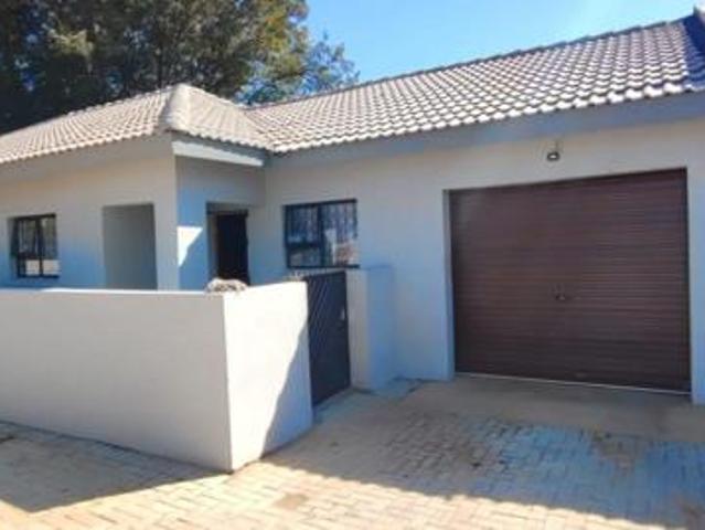 Townhouse for sale in Dr Kenneth Kaunda, North West