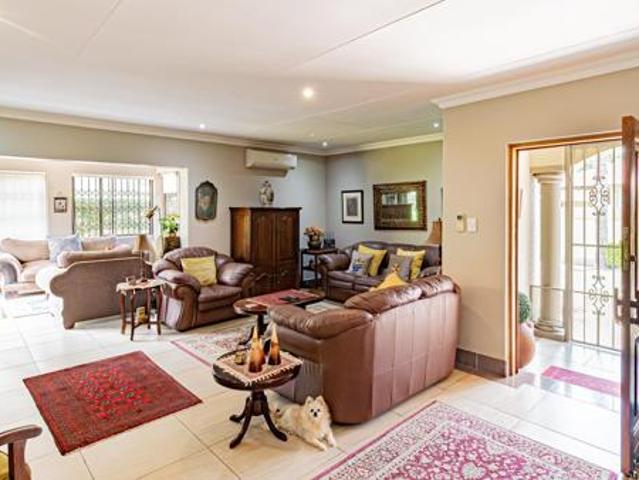 Townhouse for sale in Dr Kenneth Kaunda, North West