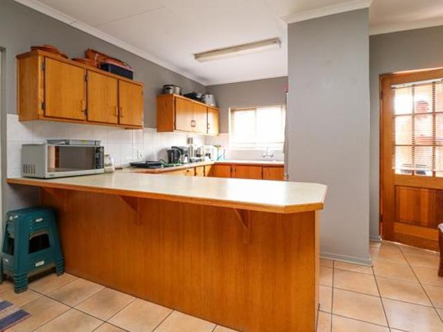 Townhouse for sale in Dr Kenneth Kaunda, North West