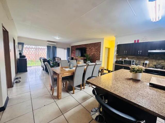 Townhouse for sale in Dr Kenneth Kaunda, North West