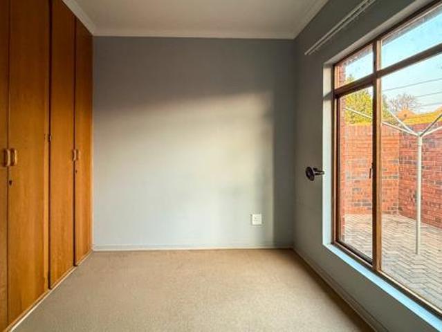 Townhouse for sale in Dr Kenneth Kaunda, North West