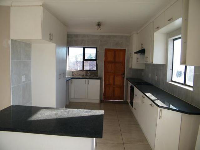 Townhouse for sale in Dr Kenneth Kaunda, North West