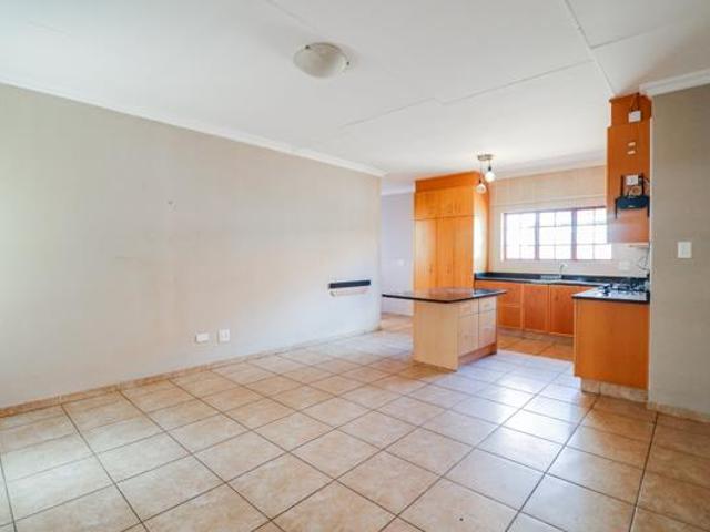 Townhouse for sale in Dr Kenneth Kaunda, North West