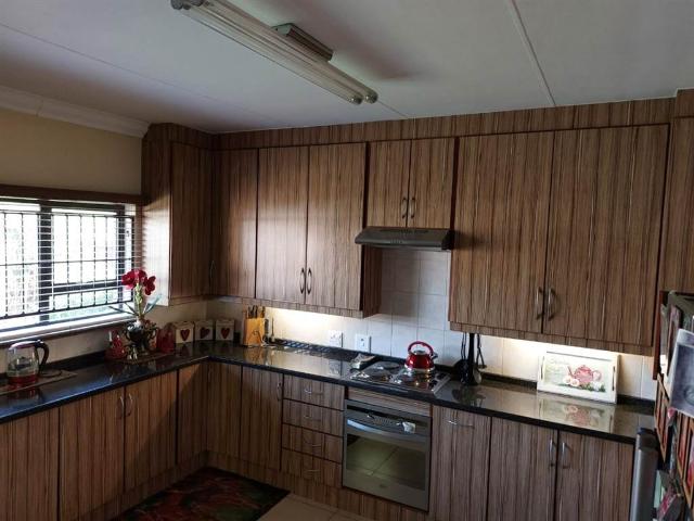 Townhouse for sale in Dr Kenneth Kaunda, North West