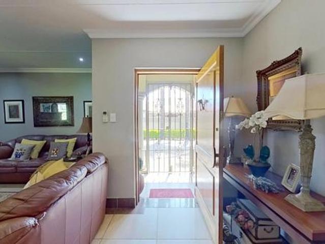 Townhouse for sale in Dr Kenneth Kaunda, North West